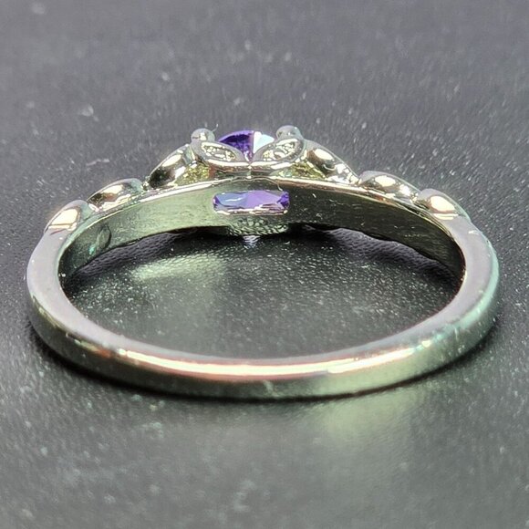 Twisted Silvery Ring With Simulated Amethyst Oval Center Size 9.75 (NWOT) - Picture 4 of 6
